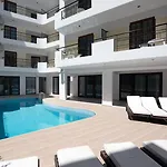 Aparthotel Artemis 4*