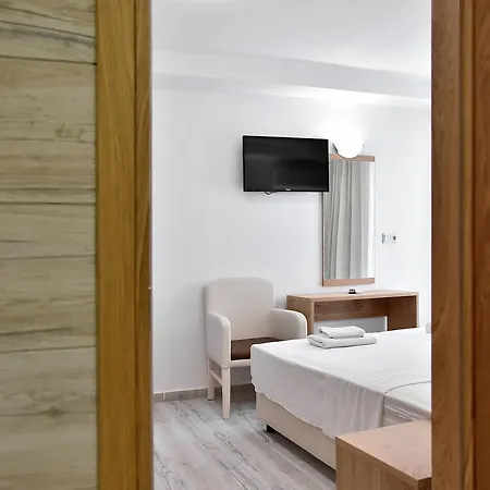 Aparthotel Artemis 4*