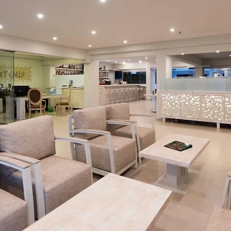 Ξενοδοχείο με διαμερίσματα Artemis 4*