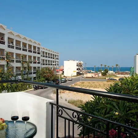 Ξενοδοχείο με διαμερίσματα Artemis Χερσόνησος