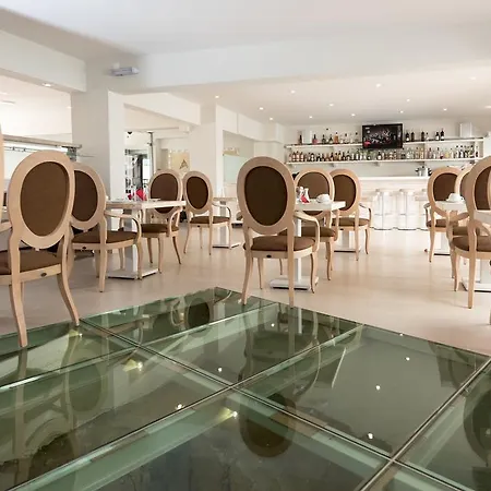 Ξενοδοχείο με διαμερίσματα Artemis Χερσόνησος