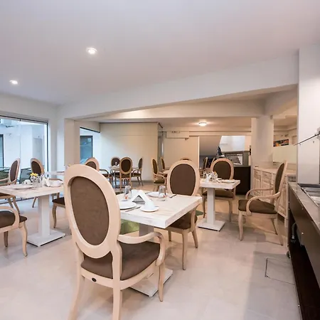 Apartmanhotel Artemis 4*