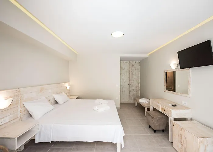Artemis Aparthotel 4*