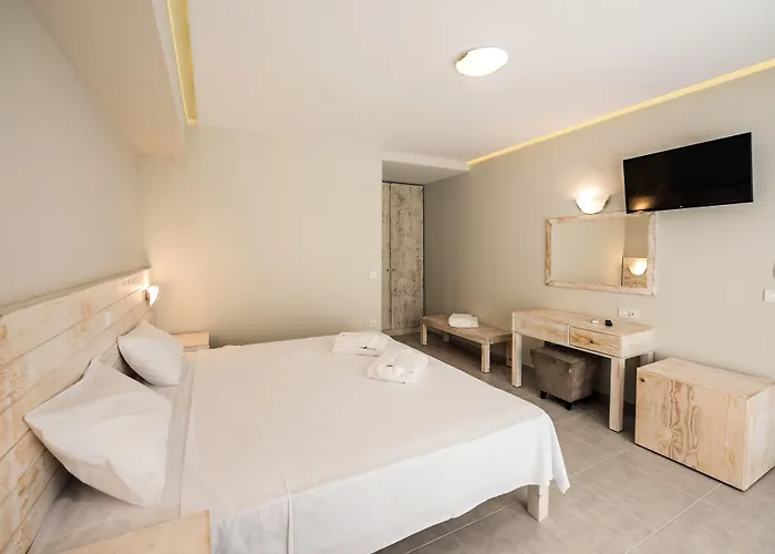 Aparthotel Artemis Hersonissos (Crete)