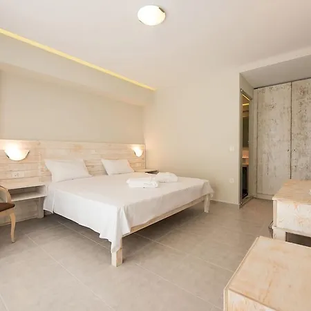 Artemis 4* Hersonissos (Crete)