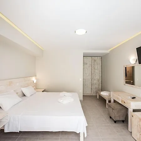 Apart Otel Artemis Hersonissos (Crete)